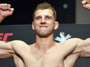 ฮุคเกอร์ แพ้ที่ UFC ใน ESPN 12